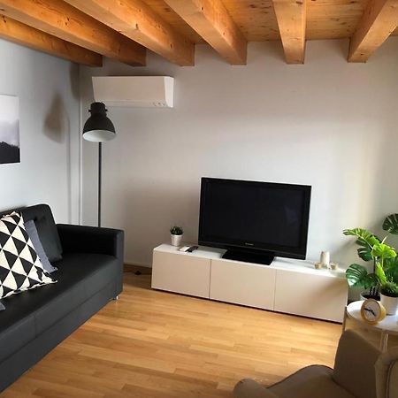 Interno 1 Apartment เตรวิโซ ภายนอก รูปภาพ