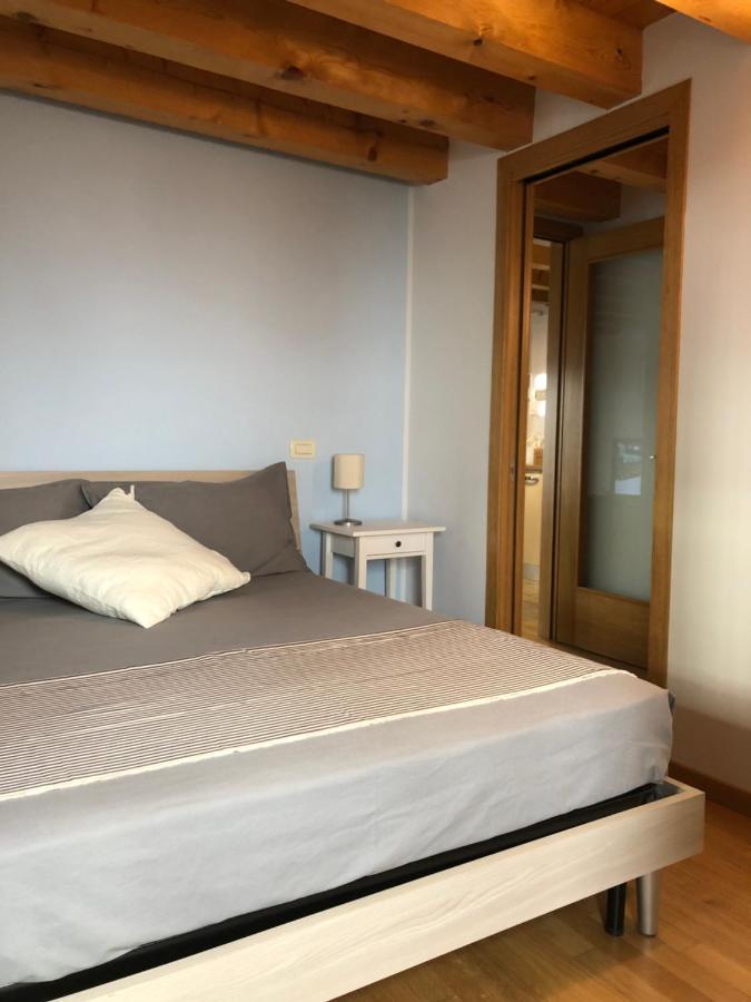 Interno 1 Apartment เตรวิโซ ภายนอก รูปภาพ