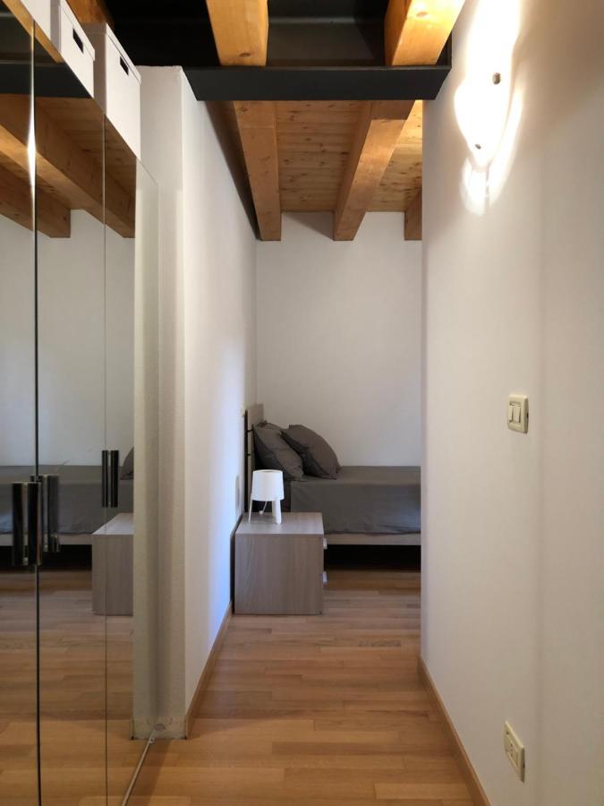 Interno 1 Apartment เตรวิโซ ภายนอก รูปภาพ