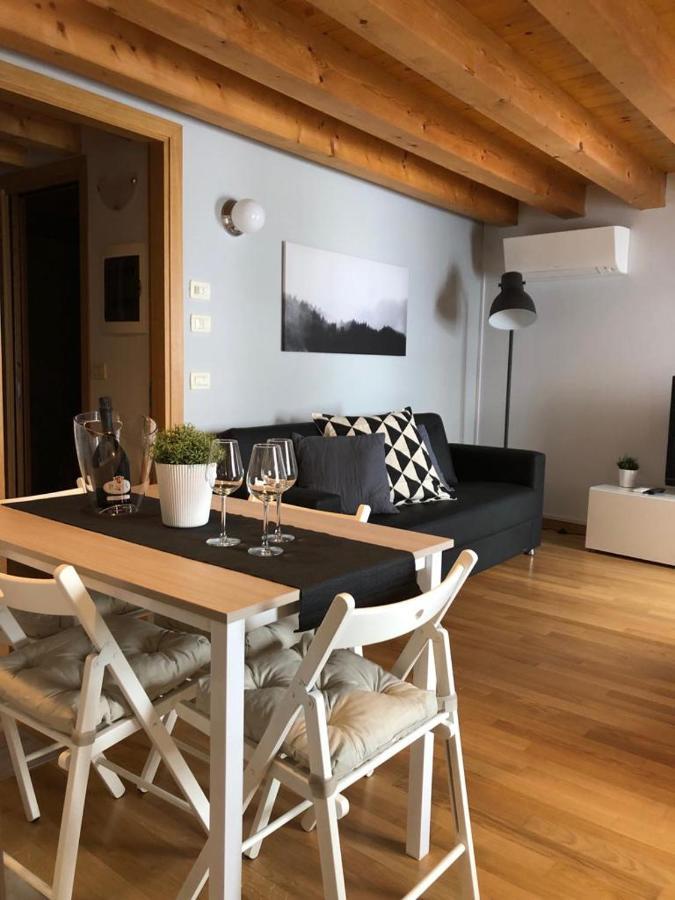 Interno 1 Apartment เตรวิโซ ภายนอก รูปภาพ